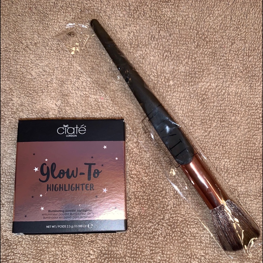 Illuminating Highlighter w/Lux Highlighter Brush